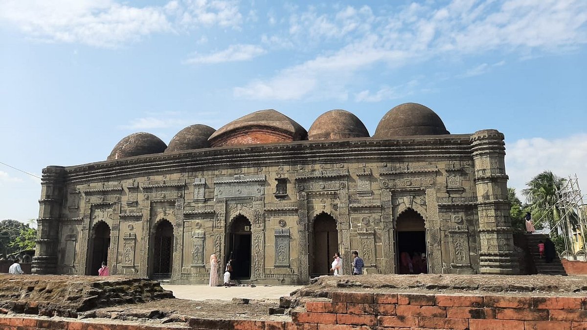 Front façade of Choto Sona Mosque, Gaur